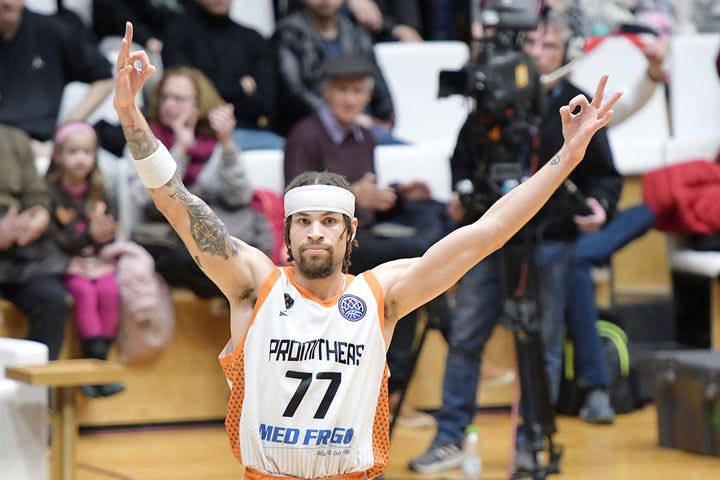 Προμηθέας – Μούρθια 79-78: Τεράστια νίκη με καυτό Κάουαν και λυτρωτή τον Χέιλ στα 13.3”