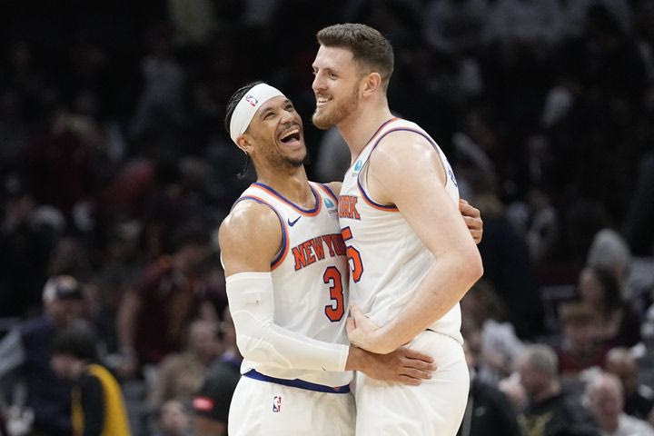 NBA: “Τριπλός” Χαρτ, σκόρερ ΝτιΒιτσέντζο και νίκη για τους Νικς, οι Κλίπερς δραπέτευσαν από τη Μινεσότα