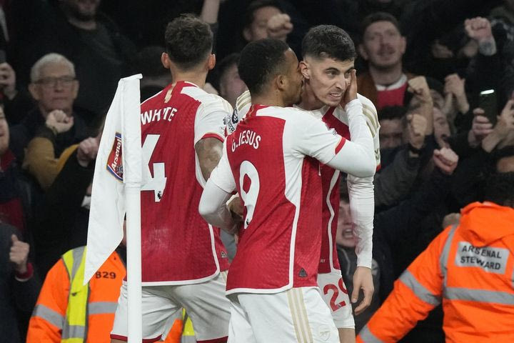 Άρσεναλ – Μπρέντφορντ 2-1: Ο λυτρωτής Χάβερτς την έστειλε μόνη στην κορυφή
