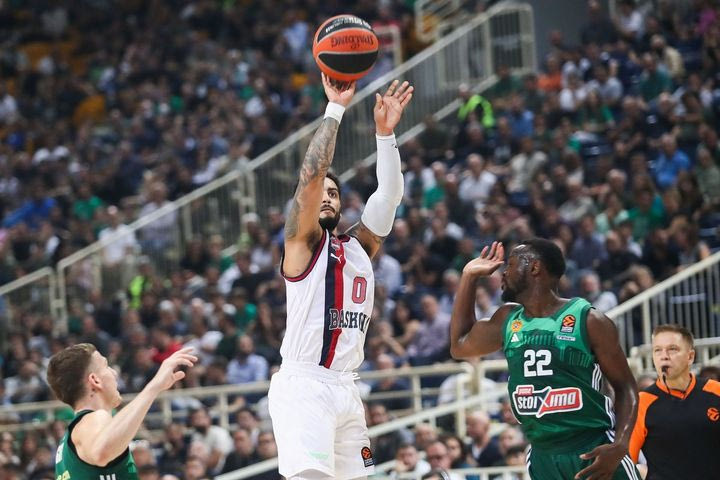 EuroLeague: Ο Μάρκους Χάουαρντ είναι έτοιμος να “σβήσει” τον Αλέξι Σβεντ