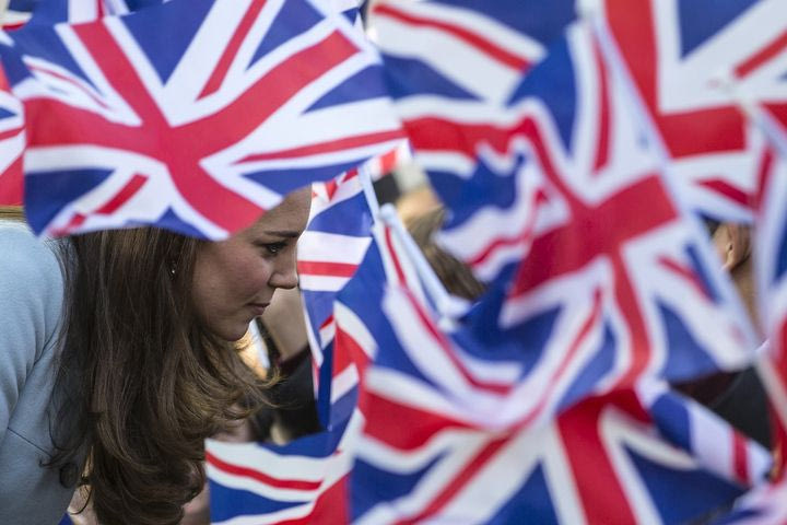 «Δεν είναι αυτή η Kate Middleton»: Νέες εξωφρενικές θεωρίες συνομωσίας για σωσίες, fillers και νευρικό κλονισμό