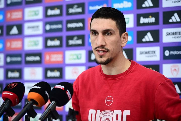 Λαρεντζάκης: “Πολύ σημαντικό το παιχνίδι με τη Βιλερμπάν, θέλει προσοχή”