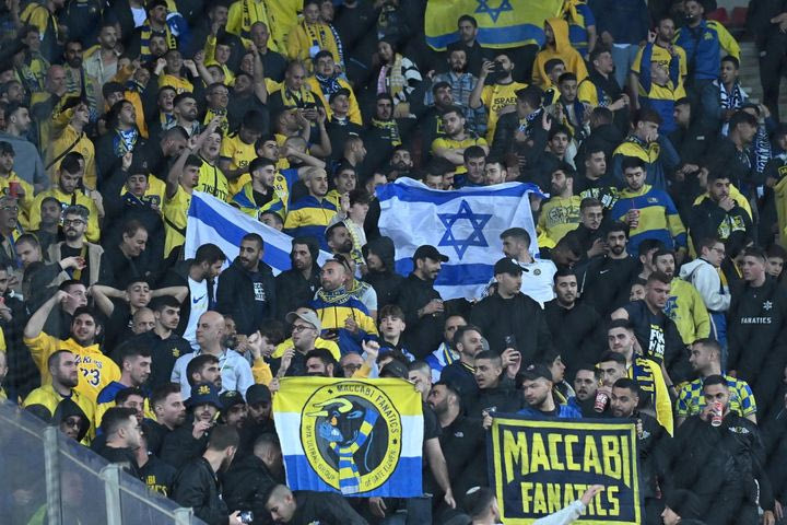 ΕΛ.ΑΣ: Η ανακοίνωση για τα επεισόδια στο Σύνταγμα με τους οπαδούς της Μακάμπι