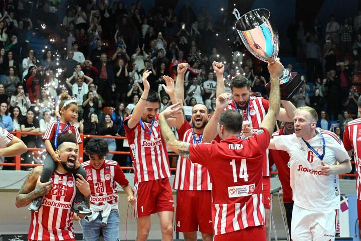 Κύπελλο Βόλεϊ Ανδρών: Η απονομή του τροπαίου στον Ολυμπιακό και ο MVP Τζούριτς