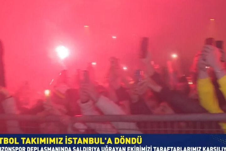 Τράμπζονσπορ – Φενέρμπαχτσε: Υποδοχή ηρώων για τους παίκτες της Φενέρ στο αεροδρόμιο μετά το ξύλο
