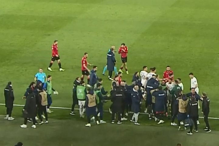 Γεωργία – Ελλάδα: Μίνι σύρραξη στο φινάλε του πρώτου μέρους, αποβλήθηκε ο Τζαβέλλας