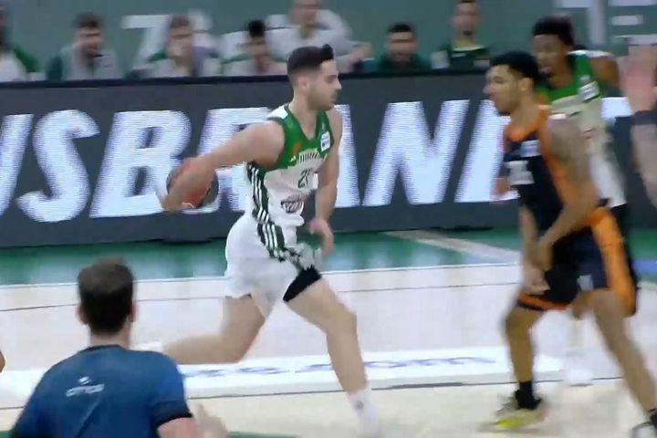 Παναθηναϊκός AKTOR – Προμηθέας: Η απίθανη no-look ασίστ του Παπαπέτρου στον Αντετοκούνμπο και το ονειρικό τρανζίσιον των πράσινων
