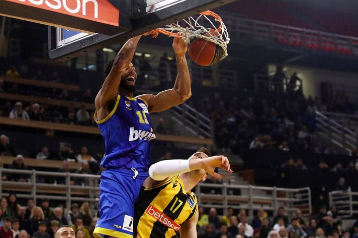 ΑΕΚ Betsson – Περιστέρι bwin 97-101: Την “σκούπισε” και την υποχρέωσε να περιμένει για την εξάδα