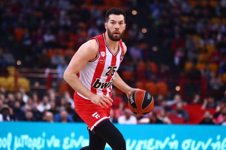 Ολυμπιακός – Βιλερμπάν: Το σερί 18-0 όταν… κατηφόρησε το γήπεδο, η 5αδα-φωτιά και ο ρόλος του Πίτερς