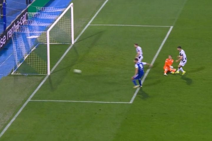 Το 1-0 για την Ντίναμο επί του ΠΑΟΚ με το γκολ του Πέτκοβιτς