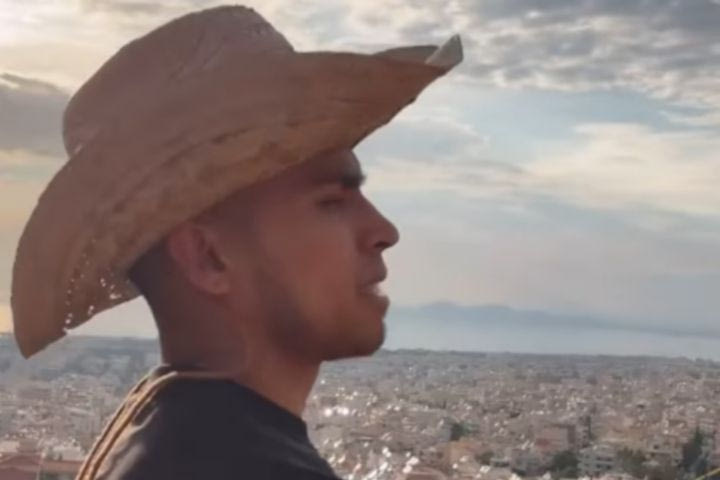 ΑΕΚ: Ο Πινέδα τήρησε το έθιμο και πέταξε τον χαρταετό του