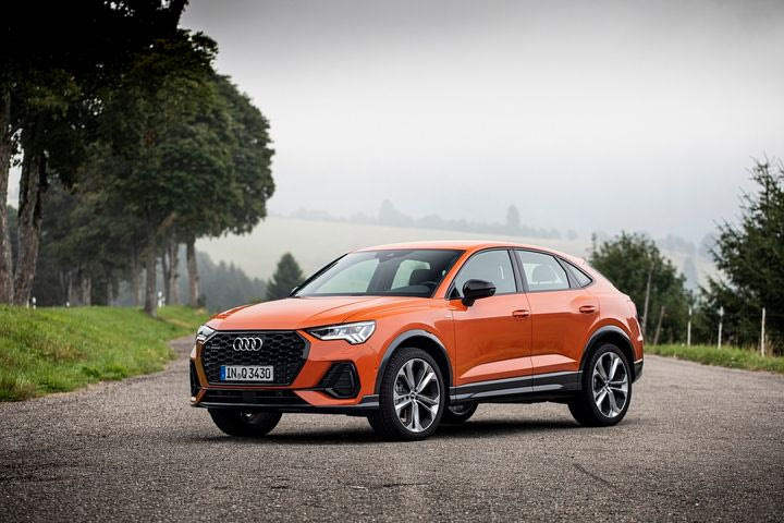 Ανανέωση για τα best seller SUV της Audi με νέες εκδόσεις με πιο πλούσιο βασικό εξοπλισμό