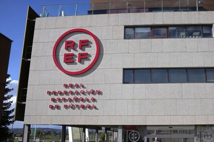 Ισπανία: Έφοδος και συλλήψεις στα γραφεία της ποδοσφαιρικής ομοσπονδίας