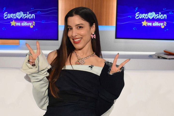 Μαρίνα Σάττι: Αγνώριστη 16 χρόνια πριν, στην πρώτη της εμφάνιση σε μουσική σκηνή