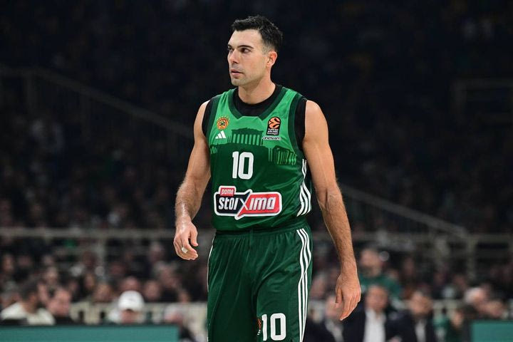 Κώστας Σλούκας- Μαρία Δαρσινού: Η βόλτα τους λίγο πριν γίνουν γονείς
