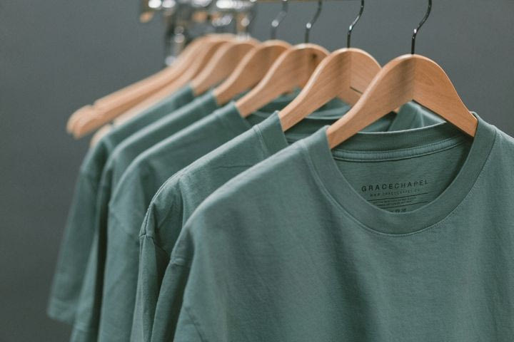 Καλοκαιρινά t-shirt σε προσφορά