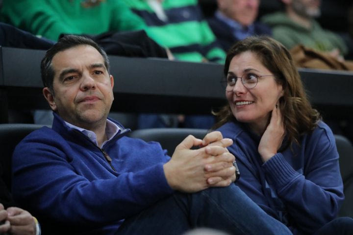 Παναθηναϊκός AKTOR – Μπαρτσελόνα: Ο Αλέξης Τσίπρας στα επίσημα του ΟΑΚΑ
