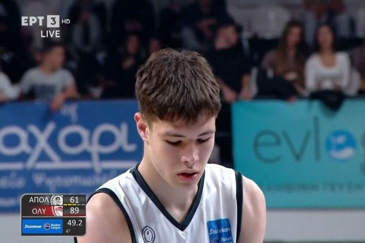 Απόλλωνας – Ολυμπιακός: Το fair play του Γιαννούλη Λαρεντζάκη στον 16χρονο Λεωνίδα Βαλκανά