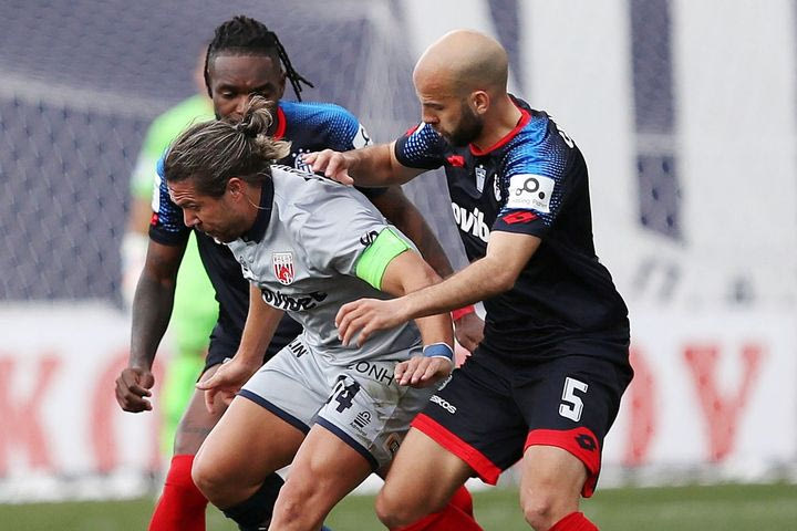 Stoiximan Super League: Αυτή είναι η νέα βαθμολογία μετά από την τιμωρία του Βόλου για τη ρατσιστική επίθεση στον Τετέι
