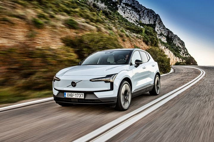Δοκιμή του νέου ηλεκτρικού SUV Volvo EX30 RWD με τη μεγαλύτερη αυτονομία