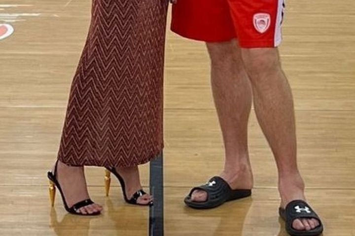 Ολυμπιακός: Η φωτογραφία που δείχνει το τουμπανιασμένο πόδι του Τόμας Γουόκαπ μετά το ντέρμπι με τον Παναθηναϊκό AKTOR