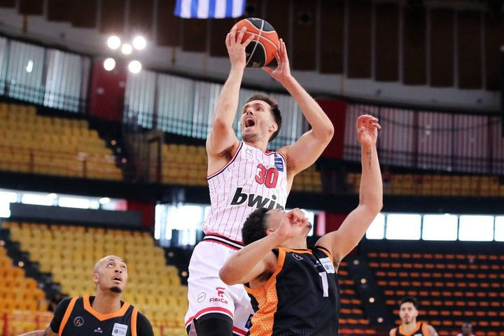 Ολυμπιακός – Προμηθέας 80-69: Rotation δέκα παικτών στην επιστροφή του Πετρούσεβ και τώρα Βαρκελώνη