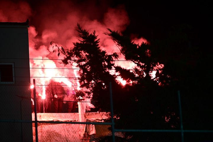 Συμπλοκή οπαδών στον Πειραιά – Συνελήφθησαν τρία άτομα