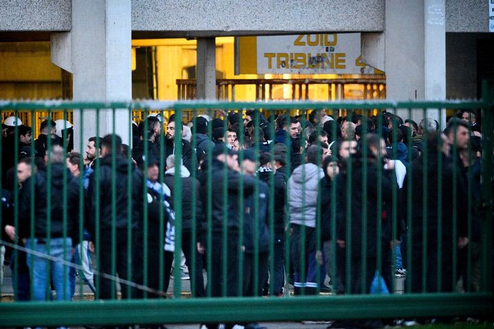 Οργισμένη ανακοίνωση ΠΑΟΚ: “Θύματα τυφλής βίας, φίλαθλοι, συγγενείς των αθλητών, μέλη και στελέχη της διοίκησης από τις Αρχές του Μπριζ”