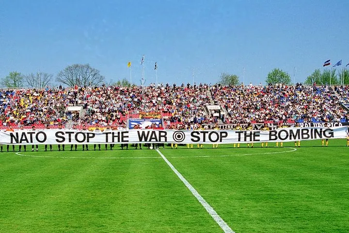 Το πιο μεγάλο ματς στην ιστορία της ΑΕΚ: Όταν αψήφησε τις βόμβες και έστειλε μήνυμα ειρήνης στο Βελιγράδι