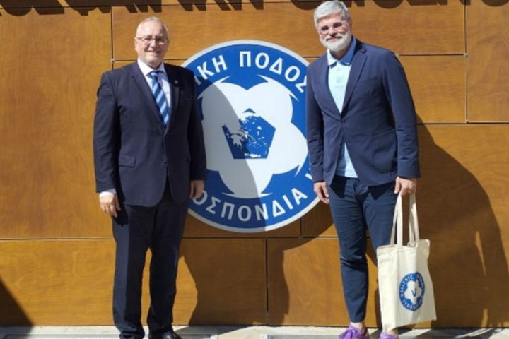 ΕΠΟ: Συνάντηση Φιλιππούση, Κωνσταντινίδη με τον Ασάνοβιτς στο πλαίσιο του Elite Youth