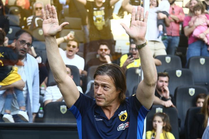 Αποθεώθηκε ο Αλμέιδα στα 100 χρόνια της ΑΕΚ: “Τόσο στα καλά, όσο και στα κακά να είμαστε ενωμένοι”