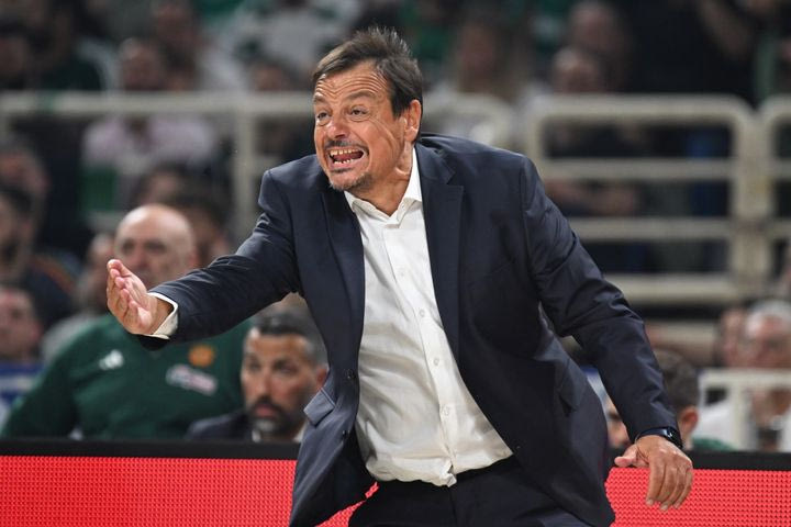 Αταμάν για το βραβείο του προπονητή της χρονιάς: “Δεν θυμάμαι γιατί μου έδωσαν το βραβείο κάποτε, θυμάμαι όμως τους back to back τίτλους με την Εφές”
