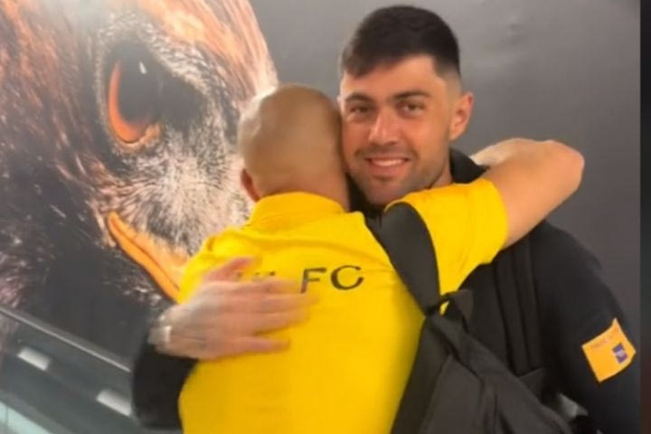 Άμραμπατ σε Αθανασιάδη: “Είμαι χαρούμενος για σένα, συνέχισε έτσι”