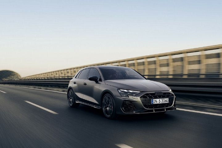 Το Audi S3 ανανεώθηκε και έχει εκτός των άλλων και 23 άλογα περισσότερα- Τιμή