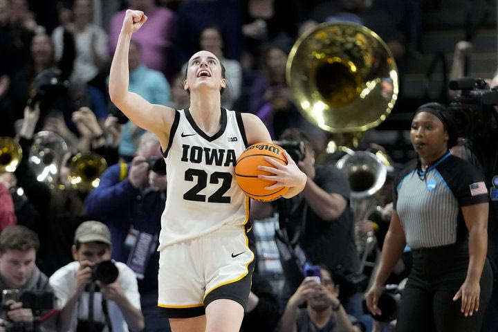 WNBA: Η Κέιτλιν Κλαρκ, το νέο φαινόμενο του μπάσκετ Γυναικών επιλέχθηκε στο Νο1 του Draft από την Ιντιάνα Φίβερ