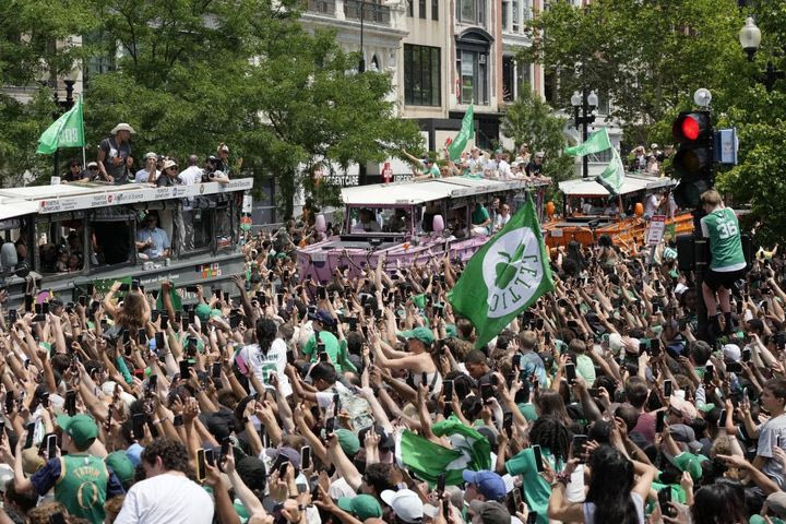 NBA: Χαμός στη Βοστώνη για τους πρωταθλητές Σέλτικς