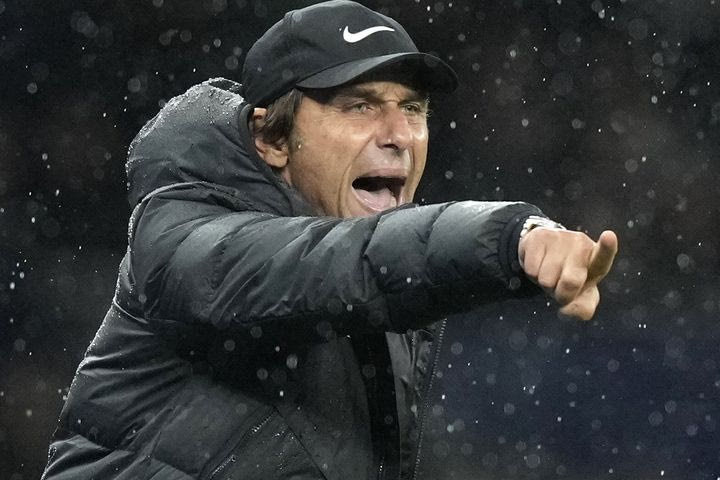 Νάπολι: Ο Κόντε απομακρύνεται από το “Ντιέγκο Μαραντόνα” και πλησιάζει στην Τσέλσι