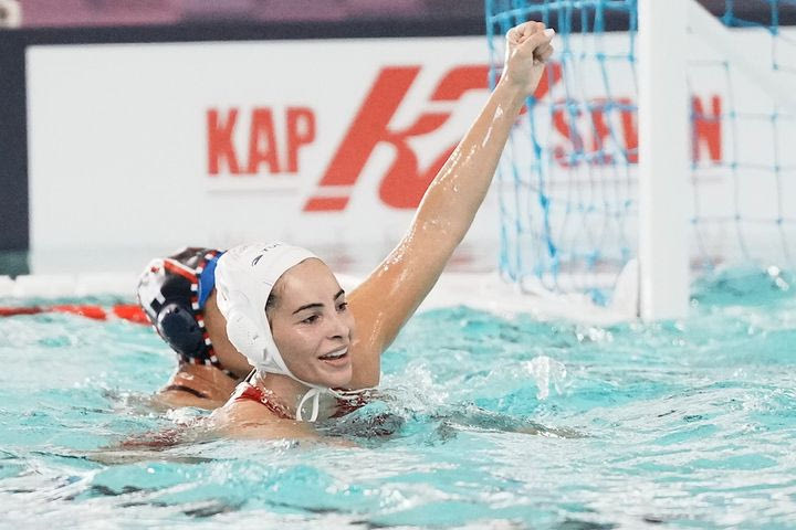 Ολυμπιακός – Ματαρό 16-12: Οι “ερυθρόλευκες” συνέτριψαν τις Ισπανίδες με θρυλική Ελευθεριάδου και φουλάρουν για το τέταρτο Champions League της ιστορίας τους