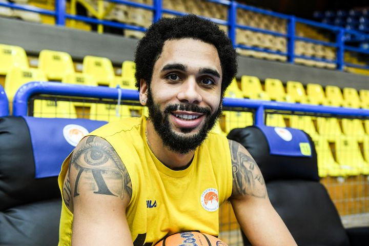 Ο Ελάιτζα Μήτρου-Λονγκ στο SPORT24: “Κανείς δεν περίμενε ότι θα φτάσουμε τόσο μακριά, ευλογία να έχω δίπλα μου τον Ναζ”