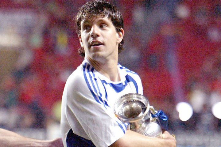 Φιλικό των Legends του 2004 προς τιμήν του Ρεχάγκελ στο Έσεν για τα 20 χρόνια του Euro κόντρα στην ομάδα Elite της UEFA