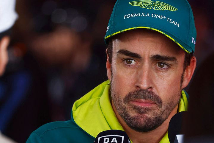 Μπριατόρε: “Δεν έχω δει ποτέ οδηγό σαν τον Αλόνσο -Μπορεί να είναι εδώ και το 2027”