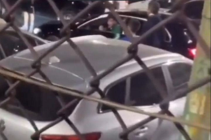 Φοβερή ένταση Ιωαννίδη με οπαδό έξω από τη Λεωφόρο: “Εγώ δεν τιμάω το τριφύλλι, που παίζω με έξι ενέσεις;”