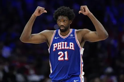 Ο Εμπίντ έβαλε 33 πόντους και οι Σίξερς έμειναν ζωντανοί στη Βοστώνη