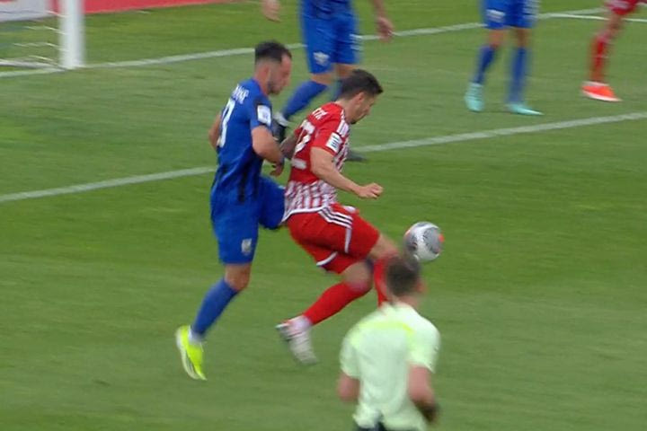 Το πέναλτι που κέρδισε ο Ολυμπιακός και το 2-0 του Ελ Κααμπί