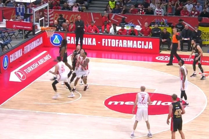 EuroLeague: Μαγική ασίστ Γουόκαπ και δυναμικό κάρφωμα ΜακΚίσικ στο Top-10 της 33ης αγωνιστικής