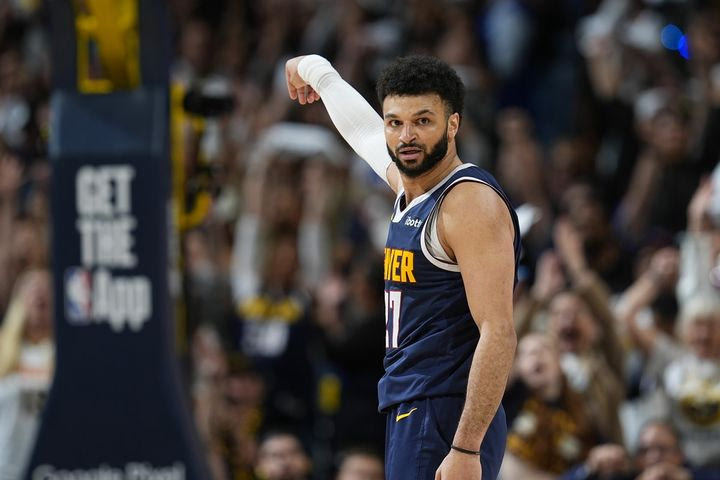 NBA: Ο μυθικός Μάρεϊ με 55 πόντους και ο “τριπλός” Γιόκιτς οδήγησαν τους Νάγκετς στην νίκη με 132-121 επί των Μπλέιζερς