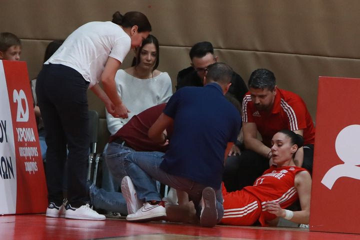 Ολυμπιακός: Κάταγμα σε τέσσερα σημεία στη μύτη η Σπυριδοπούλου, εξετάσεις στο γόνατο η Νικολοπούλου