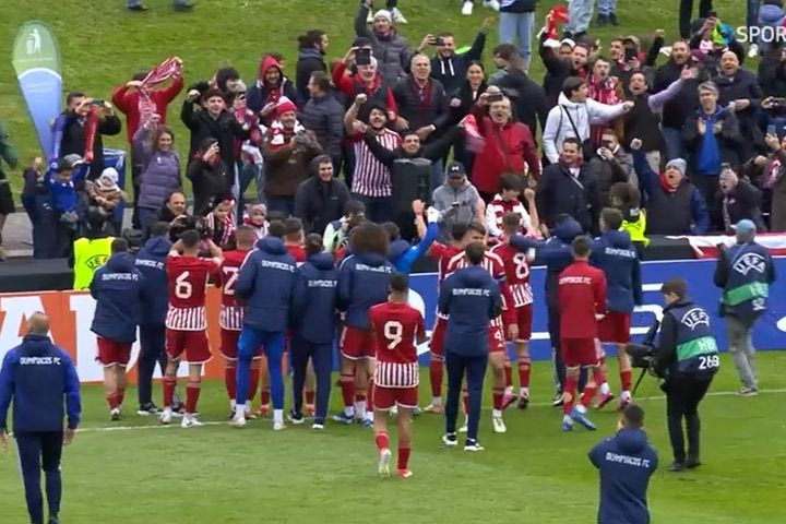 Οι ξέφρενοι πανηγυρισμοί της U19 του Ολυμπιακού για την πρόκριση στον τελικό του Youth League
