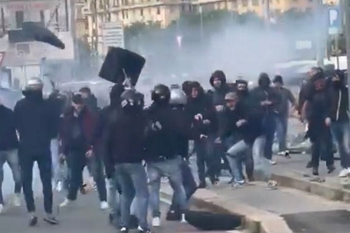 Τζένοα – Κάλιαρι: Άγριο ξύλο μεταξύ οπαδών πριν από την αναμέτρηση