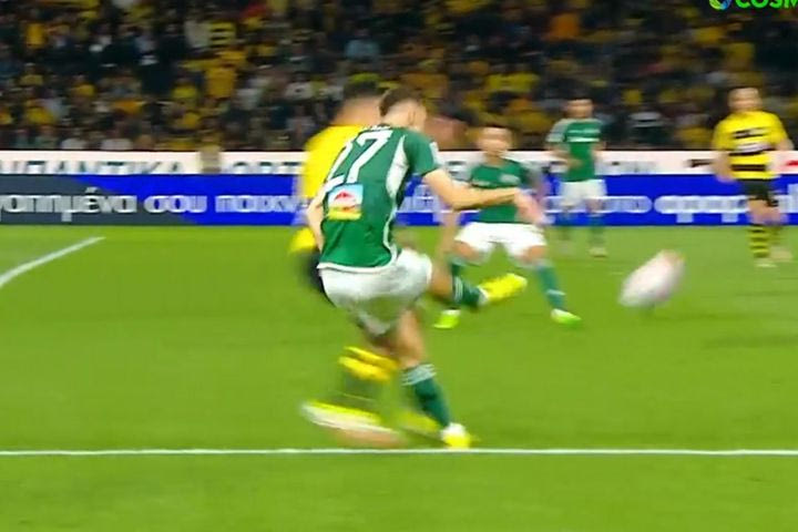 ΑΕΚ – Παναθηναϊκός: Ο Τερίμ είδε κίτρινη κάρτα μετά από διαμαρτυρίες για πέναλτι πάνω στον Κώτσιρα